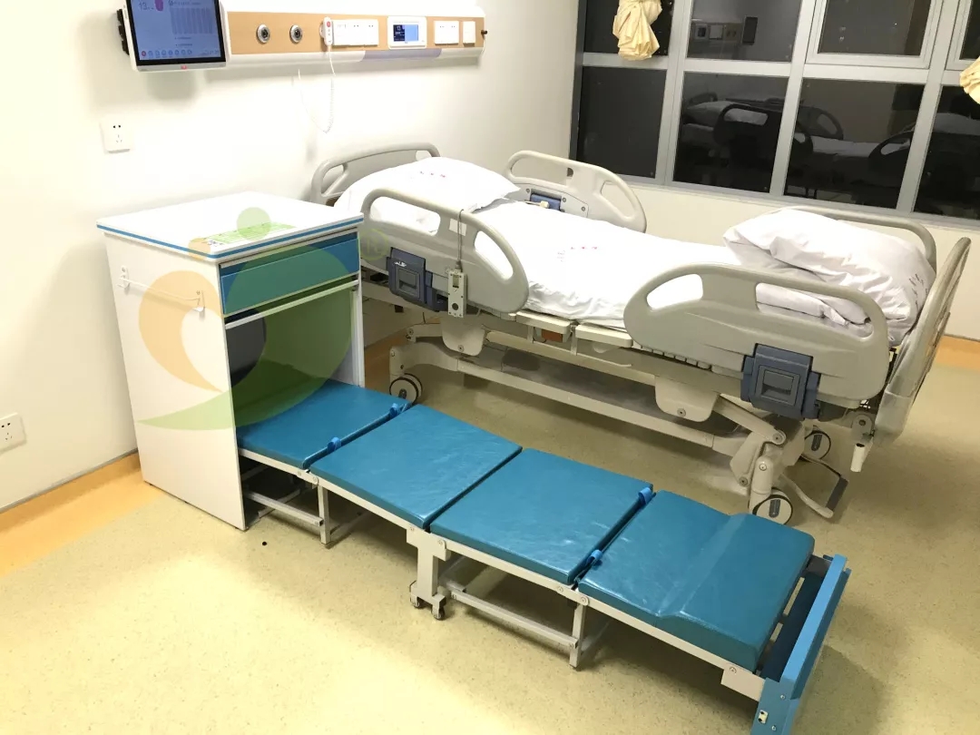 掃碼共享陪護床醫院現身 陪護不再“無寢具、無場地”